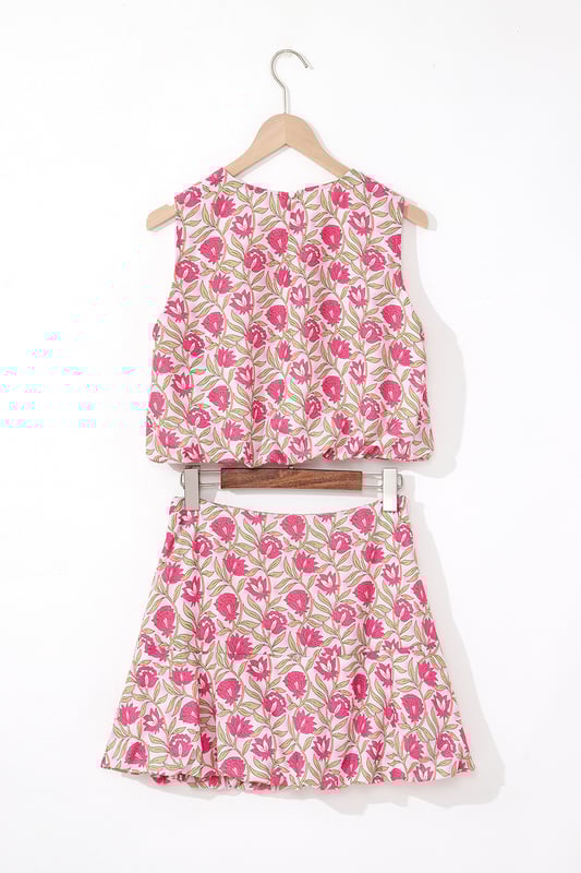 2
  piece outfit for ladies
  Cropped tank top with puffy hem design
  Matching elegantly flared mini skirt
  Chic floral print pattern
Material: 100% Polyester