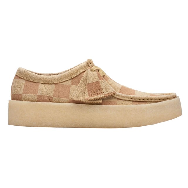 Marke: Clarks. Obermaterial: Wildleder. Futterstoff: Synthetischer Stoff. Mittelsohle: EVA (Ethyl-Vinylacetat), Leicht. Laufsohle: Krepp, Gummi. Absatz: Flach. niedrig geschnitten. Design: Kariert. Zehenstil: Rund. Zum Schnüren.