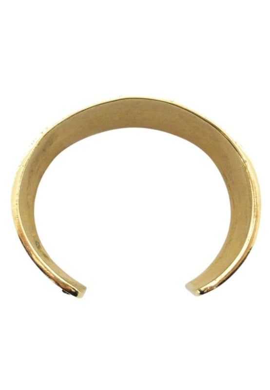 Merk: Chanel
  Kleur: Goud
  Materiaal: Verguld
  Insluitsels: Doos Stofzak
  Afmetingen: Lengte: 145 cm
  Serienummer: 1
  85
  Land van herkomst: Frankrijk
  Staat: AB
  goede staat
  Body: Sporen van gebruik lichte krassen licht vuil lichte groene roest