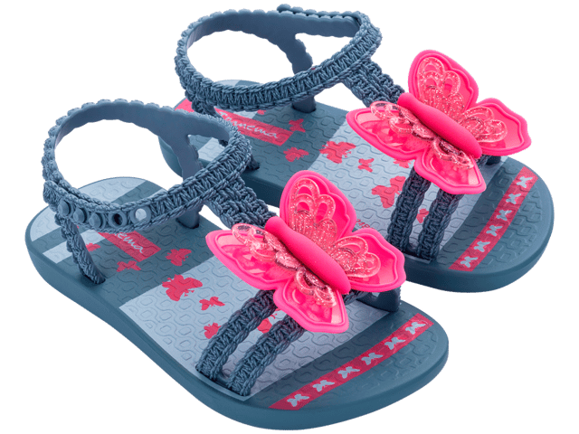 Flowers and gardens are aesthetic directions for the baby universe, delicately translated through the butterfly, an element that always enchants the little ones. And the final touch of charm is the application of glitter to the details. Very graceful!