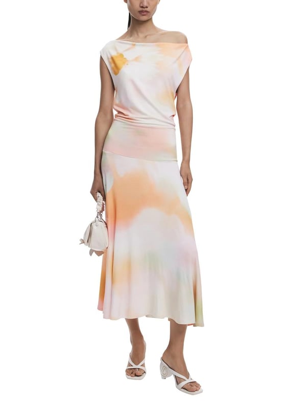 Brand: Desigual
  Gender: Women
  Type: Dresses
  Season: Spring/Summer
  Color: orange
  Sleeves: sleeveless
  Neckline: boat neck
  Article code: 25WWVKX5
  Composition: 96% viscose 4% elastane
  Washing: machine wash at 30Â°
Material: Viscose