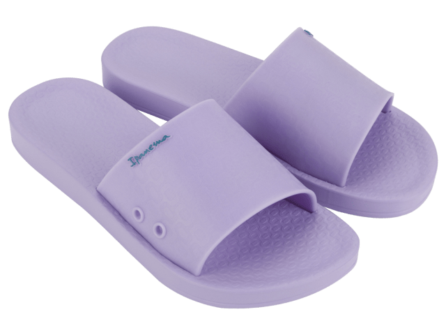Super news on the anatomical sole of Ipanema! Practicality and comfort with sports codes are attributes for this Urban slide. It is perfect for practical consumers who like to feel safe and enjoy life with style and comfort!