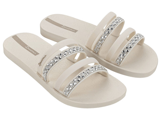 Stones and crystals are a confirmed trend in the fashion world, as they add glamor and sophistication to the look and all of this can be found in our Ipanema Chic. The product has multi-strips, two of which feature stonework. Super glamorous!