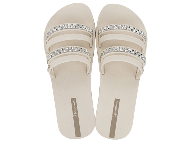 Stones and crystals are a confirmed trend in the fashion world, as they add glamor and sophistication to the look and all of this can be found in our Ipanema Chic. The product has multi-strips, two of which feature stonework. Super glamorous!