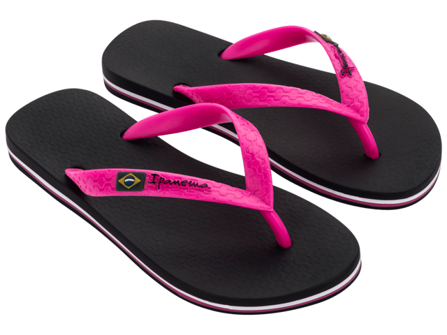 A classic from our collection, this iconic style brings Ipanema’s Brazilian DNA to millions of people around the world.  The Brazilian flag is featured on its straps and, with more than 10 options, the colour palette appeals to nearly any taste.  Try this and you’ll fall in love!