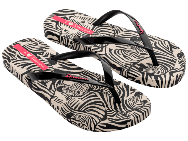 The recognized animal print is a continuous print in collections, however this season it returns to the spotlight in the fashion world as one of the most important prints. With a touch of elegance and sophistication, Ipanema Animal Print has three versions in which the print covers the entire side of the sole. Among them, the product has classic translations and another with a modern language where the leopard appears replicated throughout the product. The straps have metallic options. The result is a charming and elegant product!