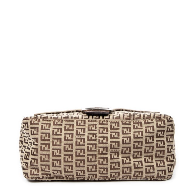 Fendi Bolsos Mama Forever  Bolso de hombro en Marrón/Caqui Lienzo y Oro hardware. El producto esta en Excelentes Condiciones (A).
  Dimensiones: 28x19x11 cm 
  Accesorios incluidos: Dustbag
  
  BrandCo Paris encuentra artículos raros y en las mejores condiciones a precios increíbles. ¡Vale la pena tener paciencia! Compra con confianza: todos los artículos de BrandCo Paris son seleccionados y autenticados cuidadosamente por nuestro equipo de expertos.
  Todos los artículos vienen con un certificado de autenticidad y un embalaje entregado por BrandCo Paris.
  Tabla de clasificación de la condición del artículo
  N (como nuevo)
  AA (perfecto estado)
  A (excelente estado)
  AB (muy buen estado)
  B (bueno/regular)