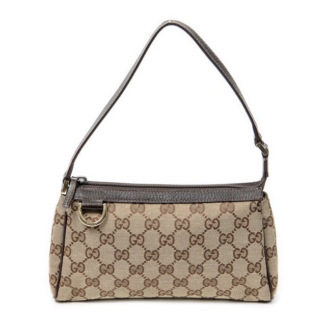 Gucci Bolsos D-Ring Zip Pochette  Bolso de hombro en Beige/Marrón Lienzo y Oro hardware. El producto esta en Excelentes Condiciones (A).
  Dimensiones: 23x11x5 cm 
  Accesorios incluidos: None
  
  BrandCo Paris encuentra artículos raros y en las mejores condiciones a precios increíbles. ¡Vale la pena tener paciencia! Compra con confianza: todos los artículos de BrandCo Paris son seleccionados y autenticados cuidadosamente por nuestro equipo de expertos.
  Todos los artículos vienen con un certificado de autenticidad y un embalaje entregado por BrandCo Paris.
  Tabla de clasificación de la condición del artículo
  N (como nuevo)
  AA (perfecto estado)
  A (excelente estado)
  AB (muy buen estado)
  B (bueno/regular)
