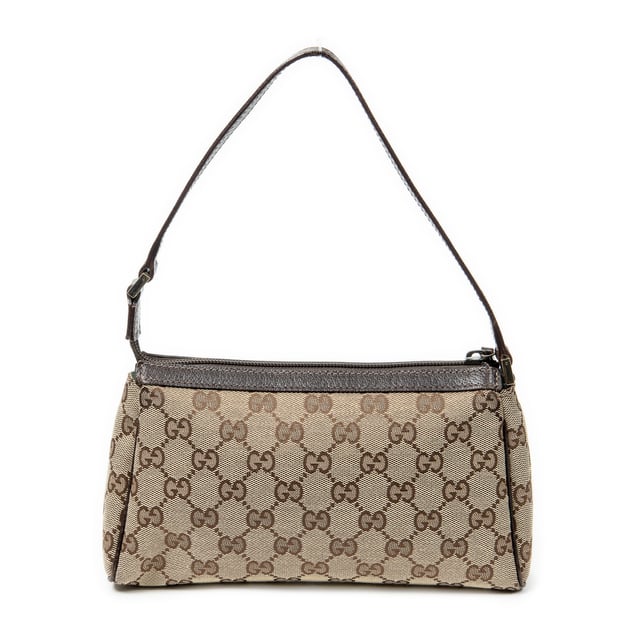Gucci Bolsos D-Ring Zip Pochette  Bolso de hombro en Beige/Marrón Lienzo y Oro hardware. El producto esta en Excelentes Condiciones (A).
  Dimensiones: 23x11x5 cm 
  Accesorios incluidos: None
  
  BrandCo Paris encuentra artículos raros y en las mejores condiciones a precios increíbles. ¡Vale la pena tener paciencia! Compra con confianza: todos los artículos de BrandCo Paris son seleccionados y autenticados cuidadosamente por nuestro equipo de expertos.
  Todos los artículos vienen con un certificado de autenticidad y un embalaje entregado por BrandCo Paris.
  Tabla de clasificación de la condición del artículo
  N (como nuevo)
  AA (perfecto estado)
  A (excelente estado)
  AB (muy buen estado)
  B (bueno/regular)