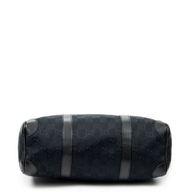 Gucci Bolsos Small Boston  Bolso de hombro en Negro Lienzo y Plata hardware. El producto esta en Excelentes Condiciones (A).
  Dimensiones: 28x17x10 cm 
  Accesorios incluidos: Dustbag
  Notas de Hardware: Cremallera ligeramente descolorida
  BrandCo Paris encuentra artículos raros y en las mejores condiciones a precios increíbles. ¡Vale la pena tener paciencia! Compra con confianza: todos los artículos de BrandCo Paris son seleccionados y autenticados cuidadosamente por nuestro equipo de expertos.
  Todos los artículos vienen con un certificado de autenticidad y un embalaje entregado por BrandCo Paris.
  Tabla de clasificación de la condición del artículo
  N (como nuevo)
  AA (perfecto estado)
  A (excelente estado)
  AB (muy buen estado)
  B (bueno/regular)
