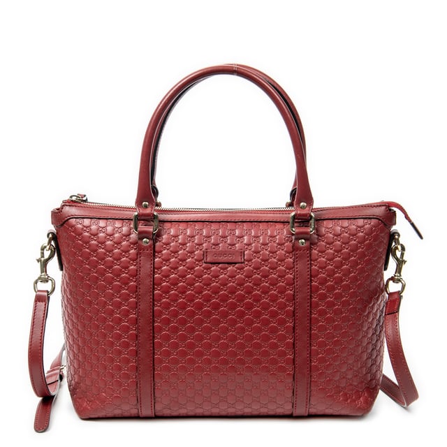 Gucci Tassen Convertible Satchel  Schoudertas in de Rood Kalfsleer in de Goud  hardware. Het product is in In Uitstekende Staat (A).
  Afmetingen: 30x11x21 cm 
  Inclusief accessoires: Strap
  Opmerkingen over de buitenkant: Lichte krassen
Opmerkingen over de hardware: Lichte verkleuring
  BrandCo Paris vindt zeldzame artikelen in de beste staat voor ongelooflijke prijzen. Het is de moeite waard om geduldig te zijn! Koop met vertrouwen: alle artikelen van BrandCo Paris worden zorgvuldig geselecteerd en geverifieerd door ons team van experts.

  Alle artikelen worden geleverd met een certificaat van echtheid en verpakt door BrandCo Paris.

  Classificatietabel voor de conditie van het artikel:

  N (als nieuw)
  AA (perfecte staat)
  A (uitstekende staat)
  AB (zeer goede staat)
  B (goede/redelijke staat)