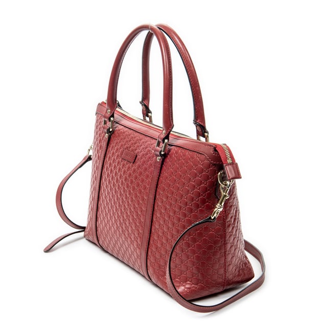 Gucci Tassen Convertible Satchel  Schoudertas in de Rood Kalfsleer in de Goud  hardware. Het product is in In Uitstekende Staat (A).
  Afmetingen: 30x11x21 cm 
  Inclusief accessoires: Strap
  Opmerkingen over de buitenkant: Lichte krassen
Opmerkingen over de hardware: Lichte verkleuring
  BrandCo Paris vindt zeldzame artikelen in de beste staat voor ongelooflijke prijzen. Het is de moeite waard om geduldig te zijn! Koop met vertrouwen: alle artikelen van BrandCo Paris worden zorgvuldig geselecteerd en geverifieerd door ons team van experts.

  Alle artikelen worden geleverd met een certificaat van echtheid en verpakt door BrandCo Paris.

  Classificatietabel voor de conditie van het artikel:

  N (als nieuw)
  AA (perfecte staat)
  A (uitstekende staat)
  AB (zeer goede staat)
  B (goede/redelijke staat)