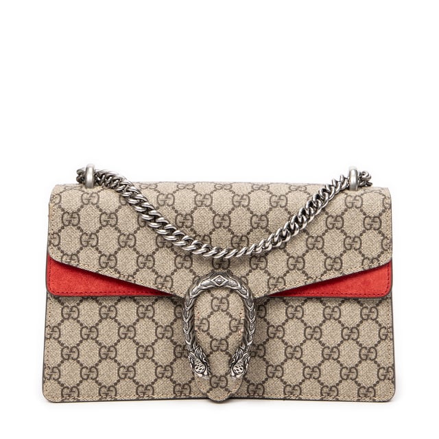 Gucci Bolsos Small Dionysus Chain Crossbody  Bolso de hombro en Beige/Rojo Lona recubierta y Plata hardware. El producto esta en Excelentes Condiciones (A).
  Dimensiones: 27.5x16x5 cm 
  Accesorios incluidos: None
  Notas de Interior: Forro ligeramente desgastado
  BrandCo Paris encuentra artículos raros y en las mejores condiciones a precios increíbles. ¡Vale la pena tener paciencia! Compra con confianza: todos los artículos de BrandCo Paris son seleccionados y autenticados cuidadosamente por nuestro equipo de expertos.
  Todos los artículos vienen con un certificado de autenticidad y un embalaje entregado por BrandCo Paris.
  Tabla de clasificación de la condición del artículo
  N (como nuevo)
  AA (perfecto estado)
  A (excelente estado)
  AB (muy buen estado)
  B (bueno/regular)