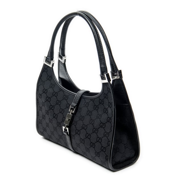 Gucci Bolsos Small Bardot Tote  Bolso de hombro en Negro Lienzo y Plata hardware. El producto esta en Excelentes Condiciones (A).
  Dimensiones: 26x20x8 cm 
  Accesorios incluidos: None
  
  BrandCo Paris encuentra artículos raros y en las mejores condiciones a precios increíbles. ¡Vale la pena tener paciencia! Compra con confianza: todos los artículos de BrandCo Paris son seleccionados y autenticados cuidadosamente por nuestro equipo de expertos.
  Todos los artículos vienen con un certificado de autenticidad y un embalaje entregado por BrandCo Paris.
  Tabla de clasificación de la condición del artículo
  N (como nuevo)
  AA (perfecto estado)
  A (excelente estado)
  AB (muy buen estado)
  B (bueno/regular)