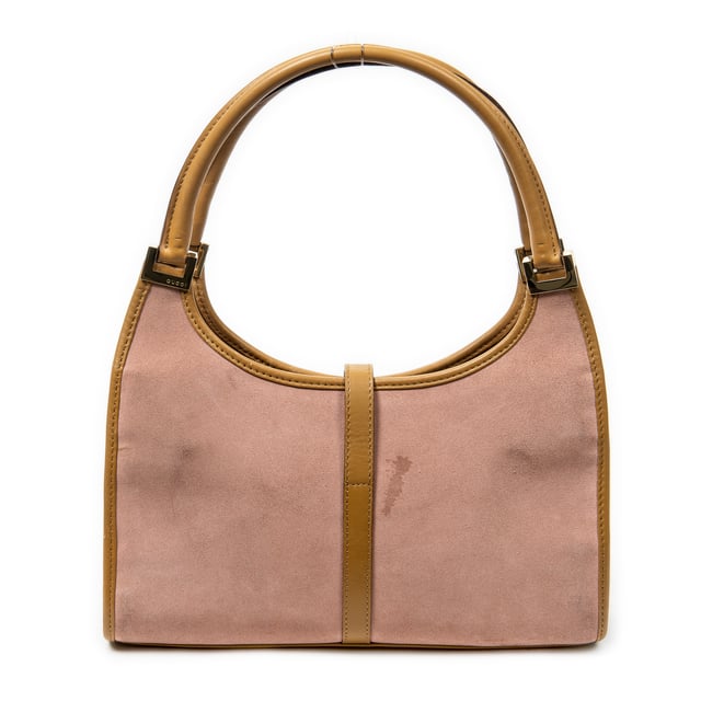 Gucci Bolsos Small Bardot Tote  Bolso de hombro en Rosa Piel de becerro y Oro hardware. El producto esta en Muy Buenas Condiciones (AB).
  Dimensiones: 26x20x8 cm 
  Accesorios incluidos: None
  Notas de Exterior: Manchas leves
  BrandCo Paris encuentra artículos raros y en las mejores condiciones a precios increíbles. ¡Vale la pena tener paciencia! Compra con confianza: todos los artículos de BrandCo Paris son seleccionados y autenticados cuidadosamente por nuestro equipo de expertos.
  Todos los artículos vienen con un certificado de autenticidad y un embalaje entregado por BrandCo Paris.
  Tabla de clasificación de la condición del artículo
  N (como nuevo)
  AA (perfecto estado)
  A (excelente estado)
  AB (muy buen estado)
  B (bueno/regular)