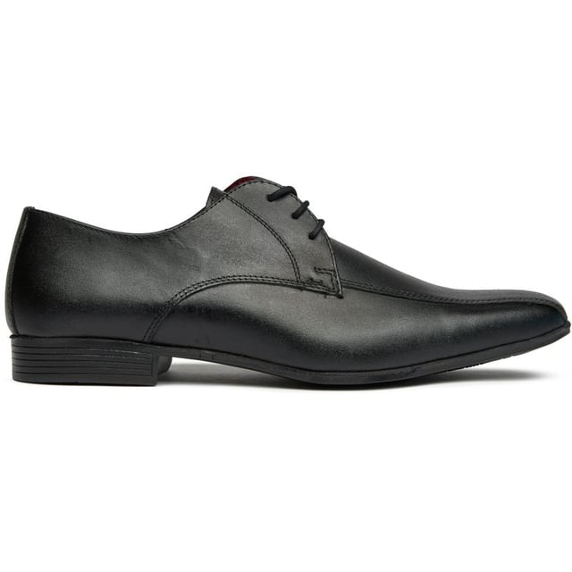Mens black Lambretta dougal shoes, manufactured with leather and a pvc sole. Featuring: leather upper, stitched tramlines, sleek design, mod inspired and shoe bags.