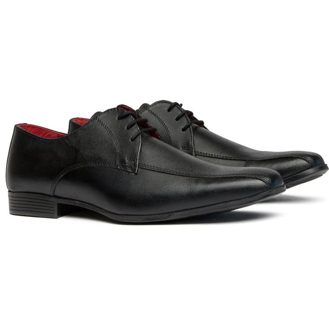 Mens black Lambretta dougal shoes, manufactured with leather and a pvc sole. Featuring: leather upper, stitched tramlines, sleek design, mod inspired and shoe bags.