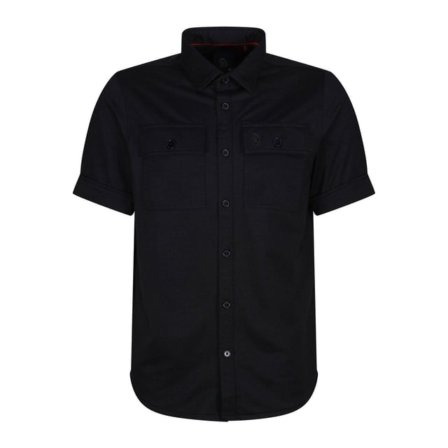 65% Katoen, 30% Polyester, 5% Elastaan. Stof: Zachte aanraking. Ontwerp: Logo, eenvoudig. Zakken: 2 borstzakken, klepsluiting, met knopen. Sluiting: Knoopsluiting. Mouwtype: Korte mouwen. Halsuitsnijding: Omgeslagen kraag. Geschikt: Regelmatig. 230gsm. S: 38 in. M: 40 in. L: 44 in.