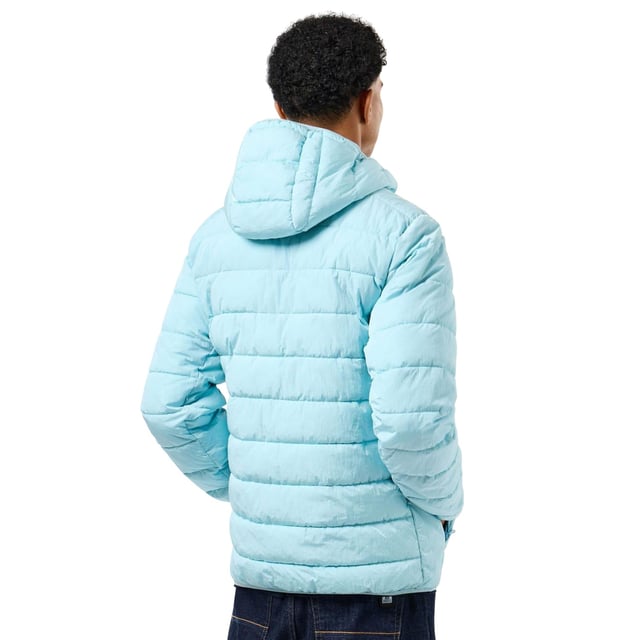 Materiaal: Nylon, Polyurethaan. Voeringmateriaal: 100% Polyester. Ontwerp: Geborduurd, Logo, Effen. Fabric Technologie: Duurzame Waterafstotende Afwerking, Lichtgewicht. Merken Rits Trekker, Gevoerd. Mouw: Elastisch. Halslijn: Met Kap. Mouwtype: Lange Mouwen. Kap Kenmerken: Bungee Koord, Elastisch, Te Naaien, Toggle Versteller. Pasvorm: Normaal. Zak: 2 Voordzijden, 1 Binnenzak, Rits, Verborgen. Sluiting: Verstelbaar, Volledige Rits. Zoom: Elastisch. XXL: 136 cm. 3XL: 144 cm.