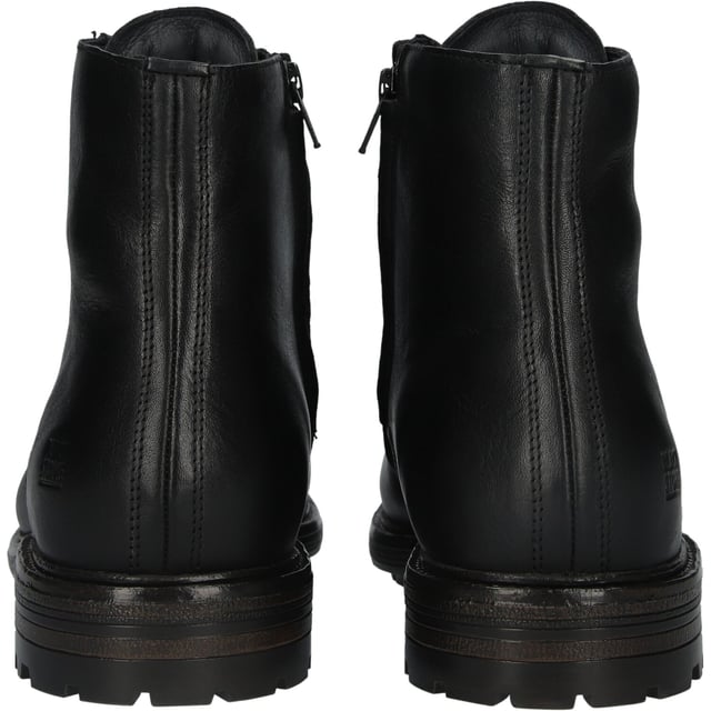 Die Lester sind handgefertigte Stiefel aus glattem Leder von der Marke Blackstone. Für das Obermaterial wurde feinstes Leder verwendet und die zweifarbige Profilsohle besteht aus robustem und komfortablem Gummi. Aufgrund ihres stilvollen Aussehens können diese Lester-Stiefel sowohl lässig als auch smart-lässig getragen werden!