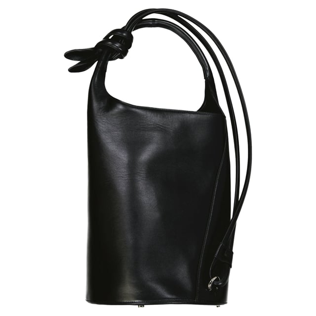 Composition: 100% calf leather  
Lining: Cotton  
Silver-tone hardware
One internal zip pocket
Silver-tone logo lettering
Knot detail tubular handle
Two adjustable shoulder straps
Hidden closure with snap buttons
Metal foot detail
Length 26,5 cm
Width 26.5 cm
Total height 59 cm
Height without handle 35 cm
Made in  Italy
Gender: WOMEN
Product code: 245BA368 3173 990
Barcode: 9990002769509
Code: BAG JQ 2 TH FW24 12208
 Measurments:  width: 265 mm length: 265 mm height: 350 mm strap length: 0 mm handle drop: 240 mm