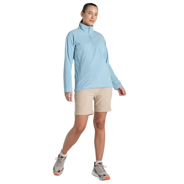 100% Polyester. Gewebe: Micro-Vlies. Design: Logo, Unifarben. GSM (Gramm pro Quadratmeter): 280. Kontrastnähte, Pflegeleicht, isolierend, Leicht, Schnell trocknend, Aus recycelten Materialien. Langärmlig. Reißverschluss. Länge: 66,04 cm. mit halbem Reißverschluss. 34 DE: 84 cm. 38 DE: 95,25 cm. 40 DE: 102 cm. 46 DE: 120,65 cm.