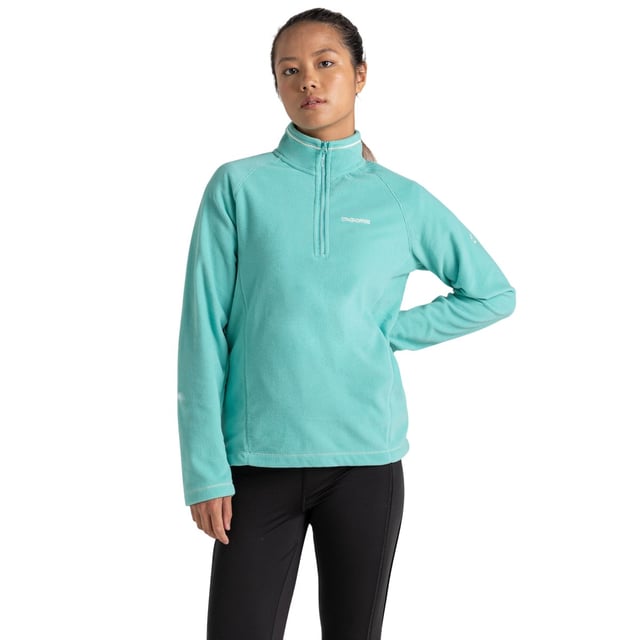 100% Polyester. Gewebe: Micro-Vlies. Design: Logo, Unifarben. GSM (Gramm pro Quadratmeter): 280. Kontrastnähte, Pflegeleicht, isolierend, Leicht, Schnell trocknend, Aus recycelten Materialien. Langärmlig. Reißverschluss. Länge: 66,04 cm. mit halbem Reißverschluss. 34 DE: 84 cm. 38 DE: 95,25 cm. 40 DE: 102 cm. 46 DE: 120,65 cm.