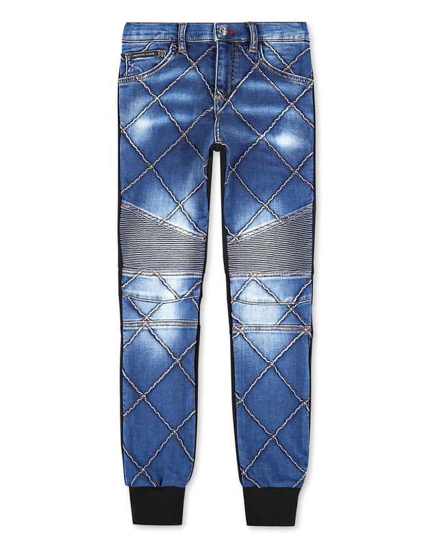 Stone washed denim 5 pocket pants with topstitched seams and placed embroideries. The rear side is made of cotton fleece. The iconic saffian leather PP Hexagonal is sewn over the right rear pocket. Single metal button at waist. Ribbed bottom cuffs. Fit: Jogging.