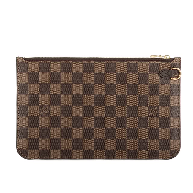 Louis Vuitton Bolsos Neverfull Pochette  Accesorios en Marrón Lona recubierta y Latón dorado hardware. El producto esta Como Nuevo (N).
  Dimensiones: 25x15x1 cm 
  Accesorios incluidos: None
  
  BrandCo Paris encuentra artículos raros y en las mejores condiciones a precios increíbles. ¡Vale la pena tener paciencia! Compra con confianza: todos los artículos de BrandCo Paris son seleccionados y autenticados cuidadosamente por nuestro equipo de expertos.
  Todos los artículos vienen con un certificado de autenticidad y un embalaje entregado por BrandCo Paris.
  Tabla de clasificación de la condición del artículo
  N (como nuevo)
  AA (perfecto estado)
  A (excelente estado)
  AB (muy buen estado)
  B (bueno/regular)