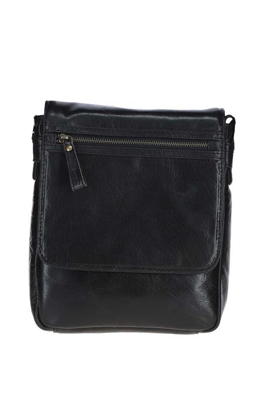 This sleek leather messenger bag combines practicality and style, making it perfect for daily use. Crafted from premium leather with brass hardware, it features a spacious main compartment, two internal pockets, an outer compartment, and two outer zip pockets for easy access and organisation. The adjustable shoulder strap ensures a comfortable fit, with a drop down strap length of 35 cm. Dimensions: (L) 23 cm x (W) 8 cm x (H) 25 cm.