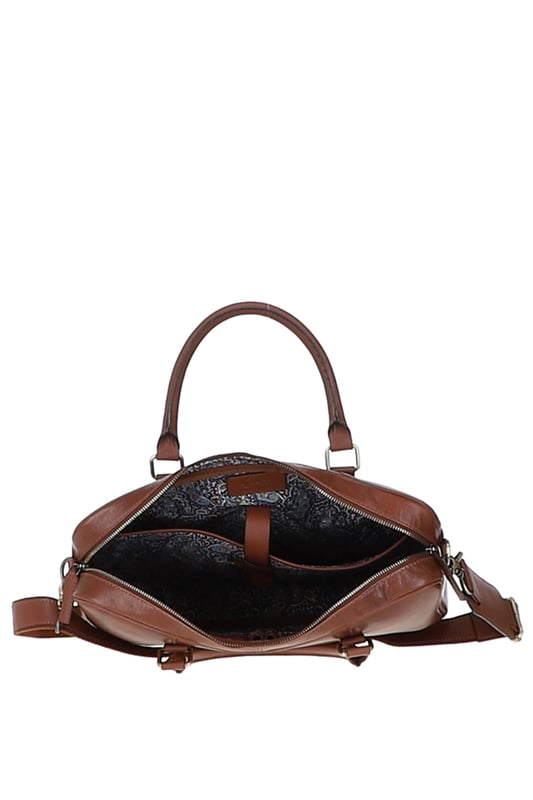 This Gabicci, genuine premium leather laptop messenger bag is sleek and sophisticated, with today’s professional in mind, fully lined with Gabicci’s signature paisley lining, beautifully crafted in a luxury, premium heavy grain leather with a smooth trim, a laptop work bag that is contemporary, fashionable, and organised for any occasion. Amazing travel bag for men. Thoughtfully designed, beautifully crafted, featuring a secure padded 15” laptop compartment, quick access front slip pocket, ideal for your smartphone, a well organised and roomy interior, great for carrying all your documents/paperwork, spacious internal zip pocket ideal for travel documents wallets and keys, this leather laptop bag keeps it all safely organised. Quick grip, smooth, short leather carry handles and a detachable and adjustable shoulder strap, for a more comfortable, secure, hands-free cross body commute.
A luxury Mens Laptop Messenger Bag promises unrelenting high quality, giving you a piece that will last for years. We have expertise and commitment to sourcing only the best leathers as a company. Since 1973, Gabicci has played a huge part in music and youth culture, proudly worn by many celebrities. The definitive Gabicci look combines Italian inspired styling with a nod to 50’s rock, brought to the UK by Gabicci founders after a brief vacation to the Italian seaside town of Gabicci Mare. Dimensions: (L) 40 cm x (W) 7 cm x (H) 30 cm.