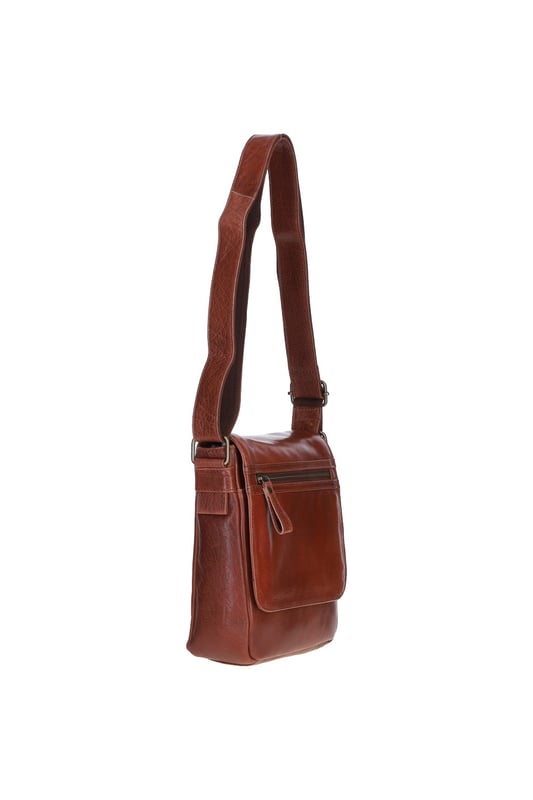 This sleek leather messenger bag combines practicality and style, making it perfect for daily use. Crafted from premium leather with brass hardware, it features a spacious main compartment, two internal pockets, an outer compartment, and two outer zip pockets for easy access and organisation. The adjustable shoulder strap ensures a comfortable fit, with a drop down strap length of 35 cm. Dimensions: (L) 23 cm x (W) 8 cm x (H) 25 cm.