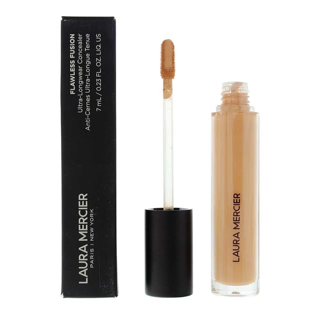 Laura Mercier Flawless Fusion Concealer is a range of ultra long wearing lightweight concealers that offer medium to full coverage and helps to seamlessly conceal dark patches under the eye and other imperfections. The concealer lasts for up to 12 hours, thanks to utilising flexible polymers that fuse to the skin, and has been formulated to be resistant to sweat, humidity, water and transfers.