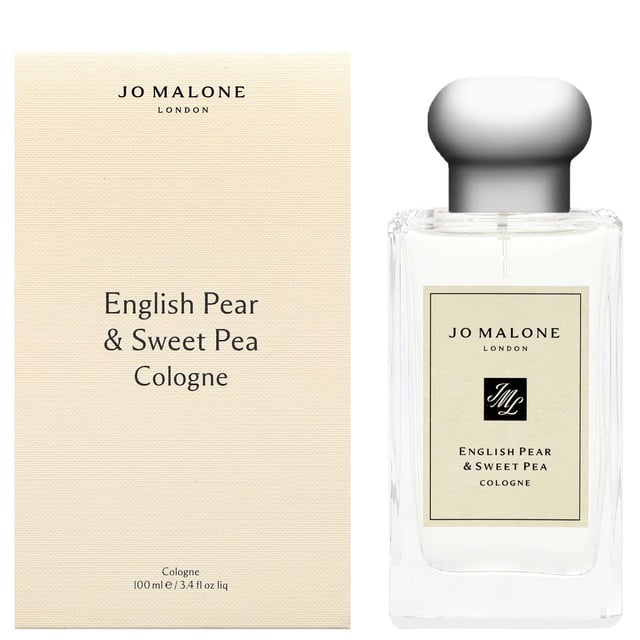Jo Malone English Pear & Sweet Pea Eau de Cologne Spray - 100ml Experience the essence of summer with Jo Malone English Pear & Sweet Pea Eau de Cologne Spray. This exquisite fragrance blends the juicy sweetness of Williams pear with the delicate floral notes of sweet pea, creating a refreshing and harmonious scent. The base of white musk adds a soft, powdery finish, making it perfect for everyday wear. Ideal for both men and women, this 100ml cologne is a delightful addition to your fragrance collection. Enjoy the luxury of Jo Malone and indulge in a scent that captures the beauty of nature.