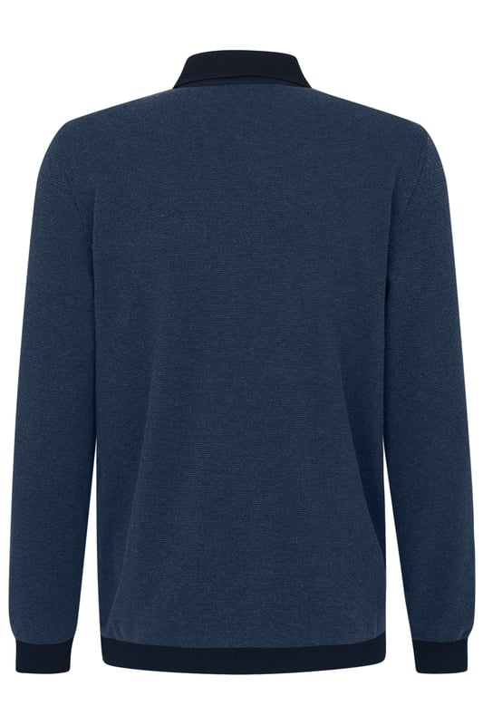 Erlebe stilvolles Auftreten mit dem bugatti Langarm-Poloshirt. Dieses Polo aus einem Baumwoll-Mix besticht durch seinen Strukturkragen und die feine zweifarbige Struktur des Oberstoffs. Eine Brusttasche und Leistentaschen bieten praktischen Stauraum, während das Flag-Label an der linken Seite für eine exklusive Note sorgt. Der Modern Fit und die Rippenbündchen garantieren eine optimale Passform.