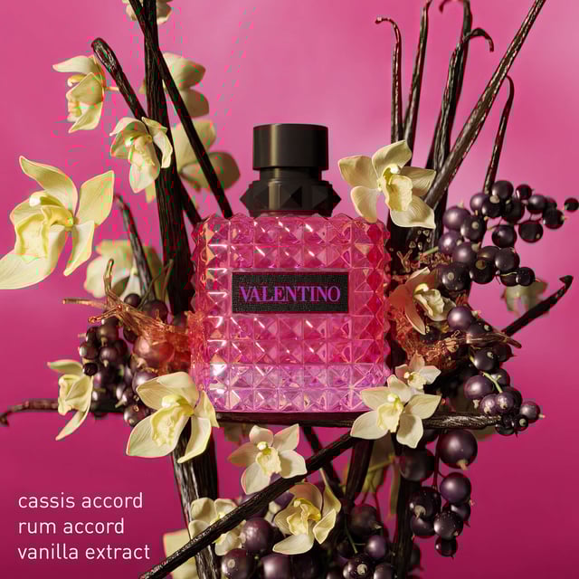 Experience the allure of the Eternal City with Valentino Born In Roma Extradose Donna Perfume Spray. This exquisite floral-ambery fragrance captures the essence of a luxurious Roman night, featuring an intense blend of vanilla and captivating rum and cassis notes. Perfect for the passionate woman, this perfume invites you to explore your inner self and embrace your uniqueness. Whether for a special occasion or everyday wear, dare to be extraordinary with this 50ml scent that embodies elegance and charm.