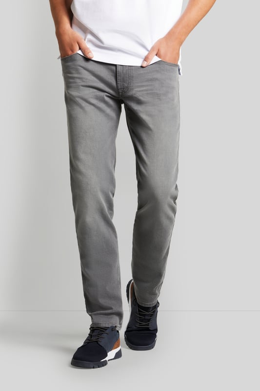 Die klassische Five-Pocket kann weit mehr als nur gut aussehen. Die Flexcity-Ausstattung mit Power Stretch sorgt für besonders hohe Bewegungsfreiheit und gleichzeitige Formstabilität.