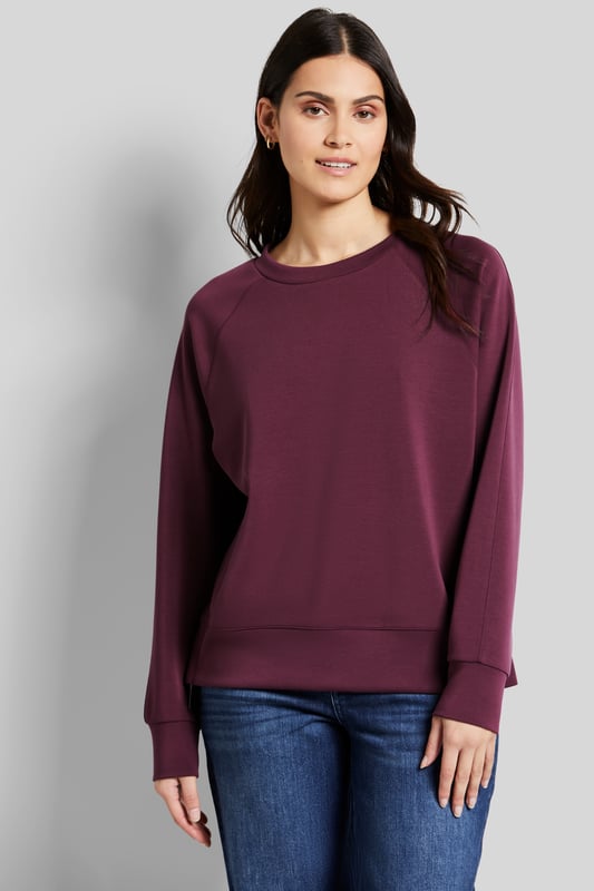 Das lässige Sweatshirt ist aus super softer Modalware gefertigt. Seitenschlitze sorgen für Bewegungsfreiheit. Der Pullover ist einfach zu kombinieren und damit der ideale Begleiter in der Freizeit und im Büroalltag.