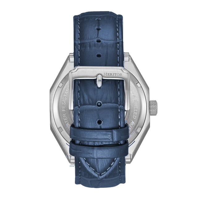 Gehäuse aus 316L-Edelstahl, Sichtbarer Gehäuseboden aus 316L-Edelstahl, Leuchtzeiger aus Messing, 24-Stunden-Zeiger, Krone aus Edelstahl mit eingeätztem Logo, Armband aus echtem Leder, Schnalle mit eingraviertem Logo aus Edelstahl, Mineralglas mit Saphirbeschichtung, importiertes Automatikwerk mit 22 Steinen, Gehäusedurchmesser 43 mm mit Krone 48 mm, Gehäusedicke 13 mm, Bandbreite 22 mm, wasserdicht bis 5 ATM