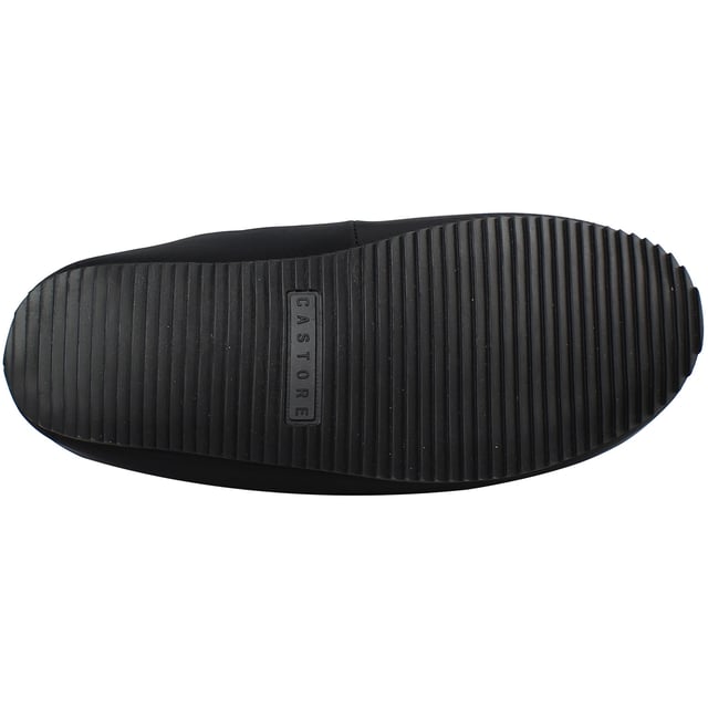 Step into everyday ease with the Castore Logo Men’s Black Slippers — a sleek, minimalist essential designed for post-training recovery, home comfort, or laid-back style. Blending Castore’s refined aesthetic with simple functionality, these slip-ons deliver understated luxury with every step.
Key Features:
Moulded EVA Footbed:

Lightweight and cushioned for optimal comfort, ideal for daily wear around the house, gym, or poolside.

Wide Synthetic Strap:

Smooth, soft upper strap provides a secure yet comfortable fit, designed for easy slip-on access.

Debossed Castore Logo:

Features a bold yet subtle logo across the strap for a premium, athletic-inspired finish.

Durable Rubber Outsole:

Offers grip and stability on a variety of indoor and outdoor surfaces.

Water-Resistant Construction:

Suitable for use in wet areas like locker rooms, showers, or pool decks.

Whether you’re cooling down after a session or kicking back at home, the Castore Logo Slippers combine performance simplicity with everyday comfort and sharp visual appeal.