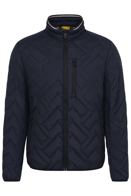 Ervaar het comfort en de stijl van de bugatti blouson in een moderne gewatteerde look. Deze lichtgewicht nylon blouson is ideaal voor op reis en biedt optimaal comfort en warmte met zijn opstaande kraag, gebreide manchetten aan de mouwen en romp en gevoerde voorkant - zonder gebruik van echt dons. Er is ook een praktische zak met rits op de borst!