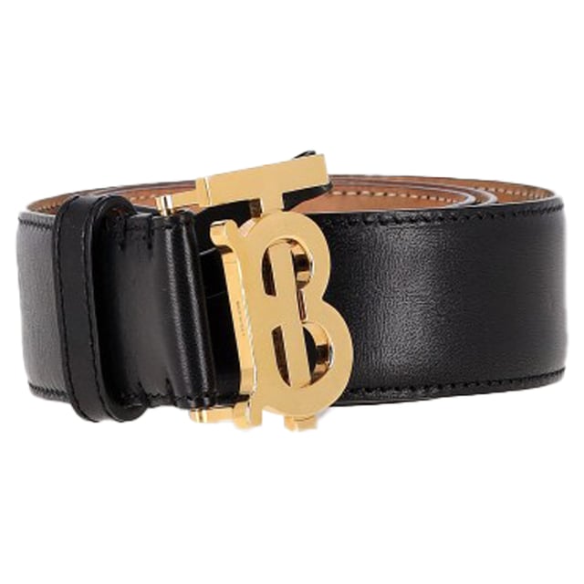 VINTAGE, RRP AS NEW
Elevate your wardrobe staples with the Burberry TB Buckle Belt, crafted in smooth black leather and finished with the iconic Thomas Burberry monogram in polished gold-tone hardware. This versatile accessory adds instant sophistication to any outfit, cinching the waist with timeless elegance. **Styling tip:** Use it to define the silhouette of a blazer or flowy dress for a structured, fashion-forward finish.

Burberry TB Buckle Belt in Black Leather

Condition: Excellent
Signs of wear:  No sign of wear.
Packaging: None
Color: Black
Material: Leather | leather
Size: One Size | One Size
Measurements: Width: 35; Length: 850
SKU: NAPPUGBAC504392W