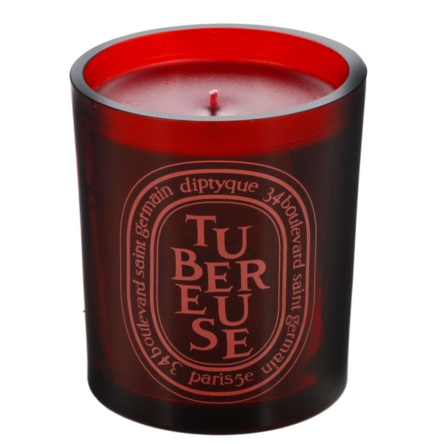 Experience the enchanting aroma of the Diptyque Tubéreuse Scented Candle, a 300g masterpiece that blends sensual tuberose with fresh green notes. This candle offers an intoxicating depth of floral fragrance, featuring milky freshness and soft white floral accents enriched with delicate fruity tones. Enjoy approximately 75 hours of burn time, and for optimal results, burn for 2-3 hours on the first use to ensure even melting. Regularly trim the wick to a length of 3-5mm for a clean and lasting burn.