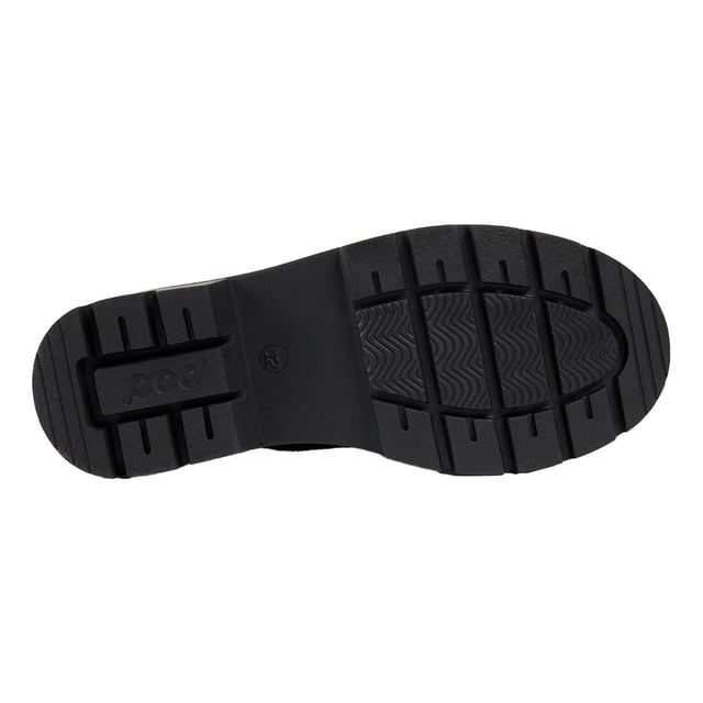 IRENE ist mit einem klassischen Schnürverschluss und einer auffälligen profilierten Gummisohle ausgestattet - für einen schick-legeren Schuh, der absolut modern ist. Zurück zum Lernen, ins Büro oder unterwegs - hier ist Ihr neuer Favorit. Die IRENE ist mit einer gepolsterten Kragenpartie für zusätzlichen Komfort ausgestattet.