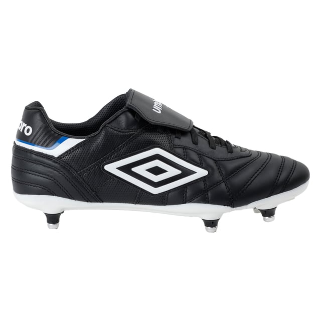 Obermaterial: Flexibel, Vollnarbenleder, Perforiert, PU (Polyurethan). Vollnarbenleder. Gewebe: Leder. Marke: Umbro. Einlegesohle: Memory-Schaum. Laufsohle: Mit Stollen. Gepolsterter Schaftrand, Gepolsterte Zunge, Quilteffekt-Stich, Abnehmbare Socke. Absatz: Flach. Niedrig geschnitten. Design: Kontrast Detail, Logo. Zehenstil: Rund. Zum Schnüren. Passform: Anliegende Passform. Geeignet für: Weicher Boden.