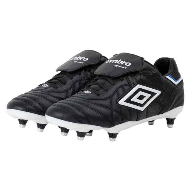 Obermaterial: Flexibel, Vollnarbenleder, Perforiert, PU (Polyurethan). Vollnarbenleder. Gewebe: Leder. Marke: Umbro. Einlegesohle: Memory-Schaum. Laufsohle: Mit Stollen. Gepolsterter Schaftrand, Gepolsterte Zunge, Quilteffekt-Stich, Abnehmbare Socke. Absatz: Flach. Niedrig geschnitten. Design: Kontrast Detail, Logo. Zehenstil: Rund. Zum Schnüren. Passform: Anliegende Passform. Geeignet für: Weicher Boden.