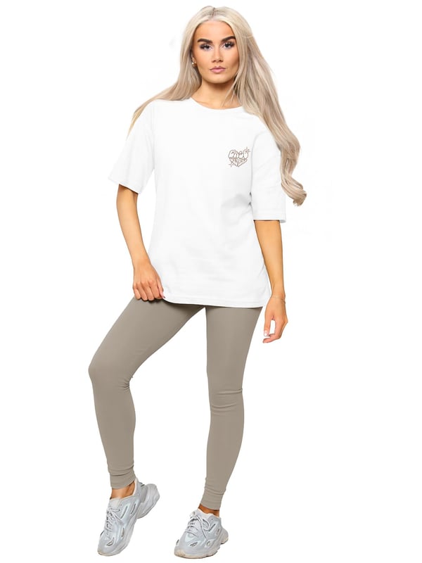 The Enzo Women’s Oversized T-Shirt & Leggings Set blends comfort, style, and versatility. The oversized T-shirt features a crew neck, soft lightweight fabric, and bold Enzo Milano puff print branding front and back. Paired with high-waisted stretch leggings with a supportive double-layer waistband, ultra-soft fabric with excellent recovery, and tonal puff print branding to the back, this set is made from lightweight seamless material with flatlock stitching and stitched hem finishes for lasting comfort and durability.