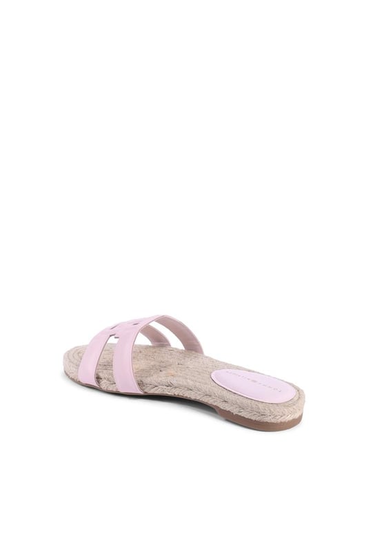 Merk: Tommy Hilfiger
  Stijl: espadrilles voor dames
  Kleur: roze
  Detail: FW0FW07928TJQ
  Samenstelling: 100% leer
  Gemaakt in China