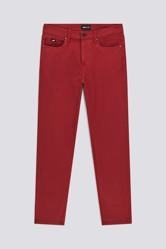 Imprescindibles en el armario de cualquier temporada. Estos pantalones pitillo de cinco bolsillos garantizan comodidad y conservación de la forma. Extremadamente versátiles y cómodos gracias al tejido elástico de última generación, son perfectos para cualquier ocasión.   Características principales:  Algodón elástico con tinte irregular Corte ajustado Tinte irregular para un efecto envejecido
