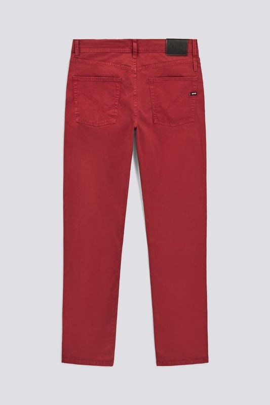 Das Modell Albert Simple mit 5 Taschen gehört zu unseren beliebtesten Bestsellern und ist nicht nur ein zeitloser Klassiker, sondern auch ein echtes Stilmerkmal.